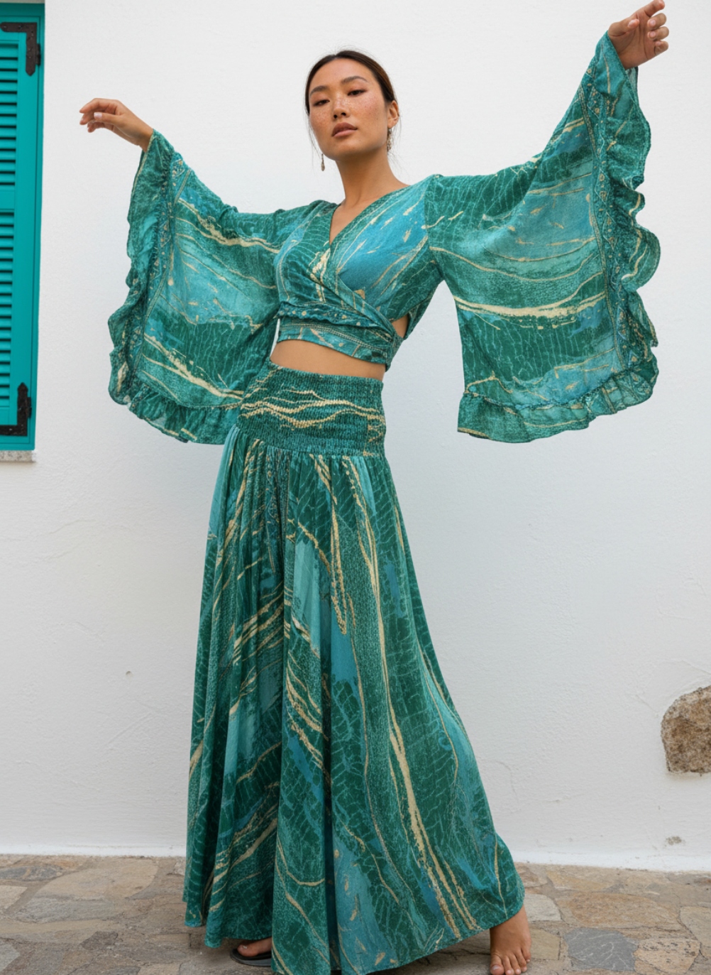 Toptan İthal Bohem İpek İkili Set – Gold Yaldızlı Kelebek Kol Bolero & Geniş Paça Palazzo Pantolon Takım | Otantik Giyim